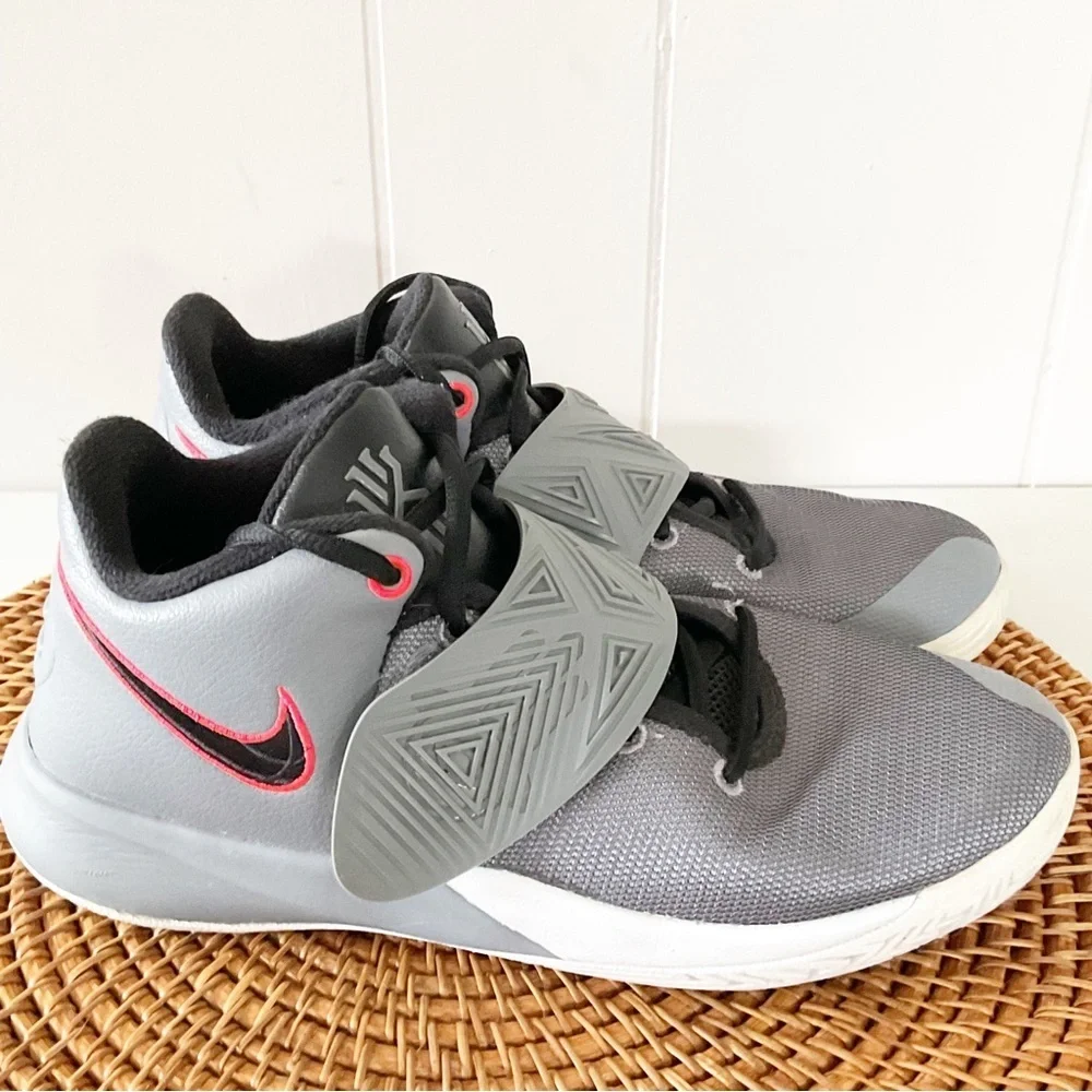 Kyrie Irving 11.23 Nike Basketball Shoes 7Y